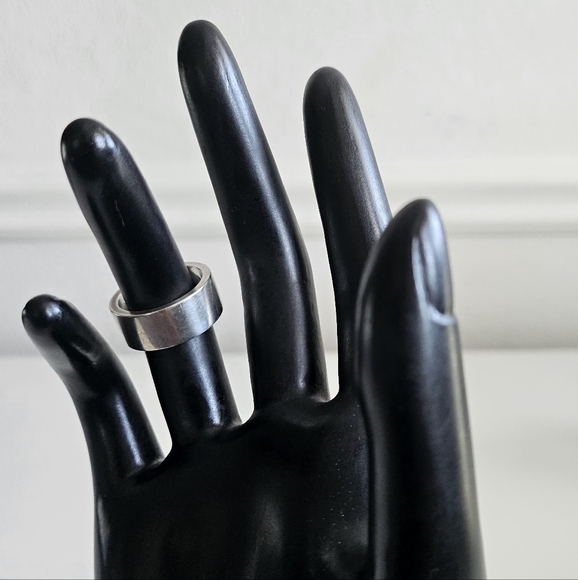 Gucci G Sterling Silver Ring - Picture 5 of 7